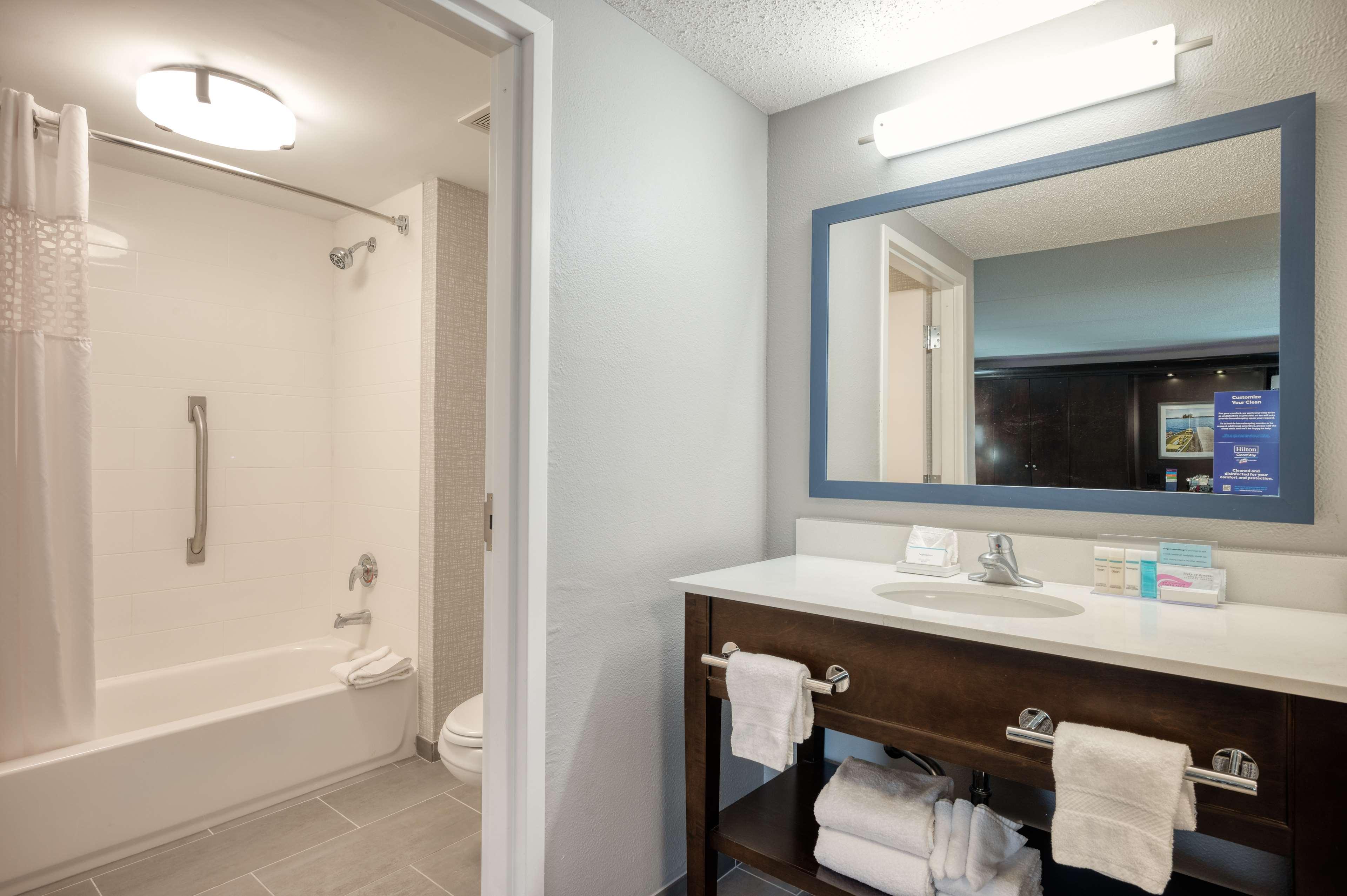 Hampton Inn Janesville Eksteriør bilde