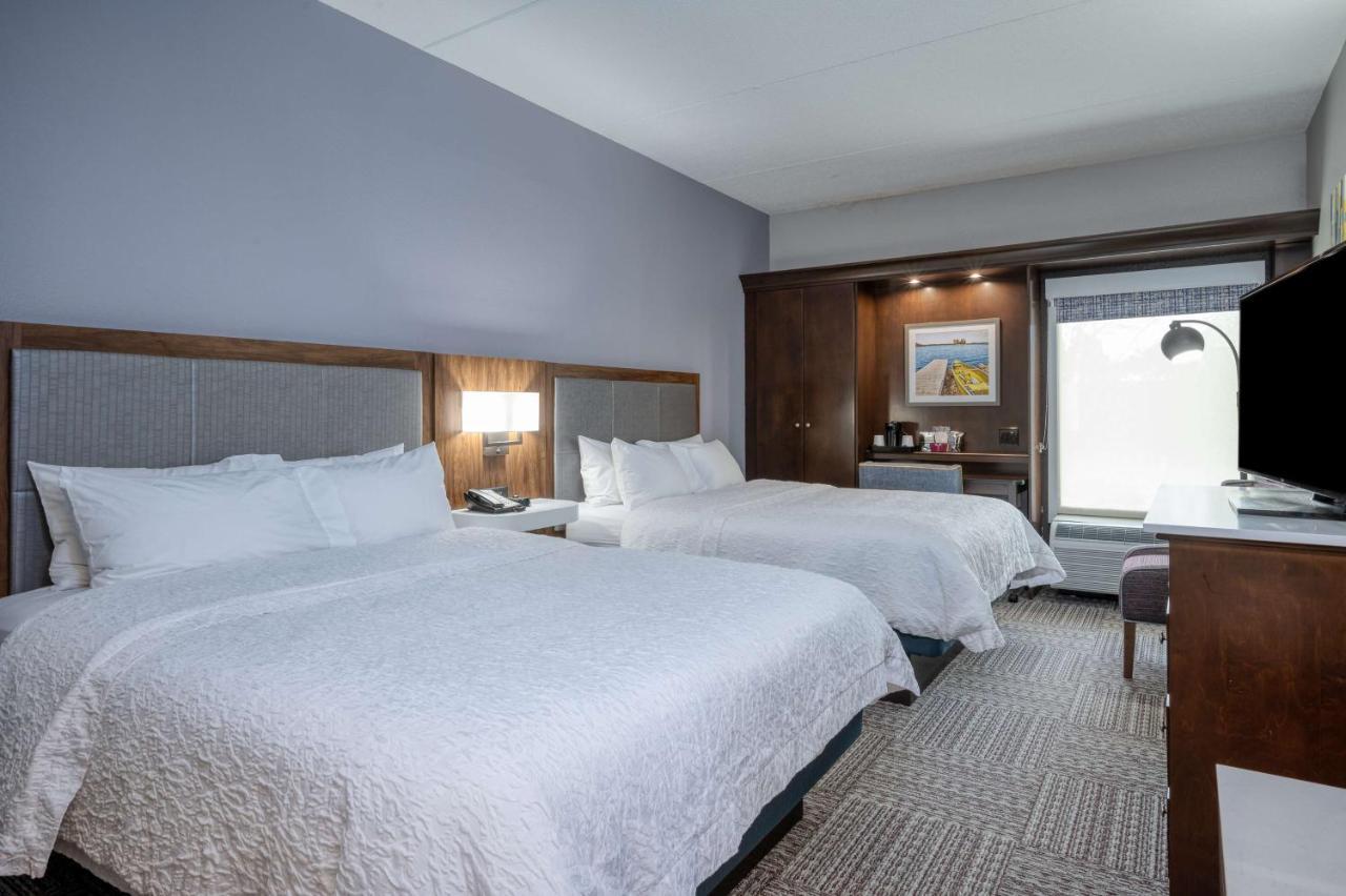 Hampton Inn Janesville Eksteriør bilde