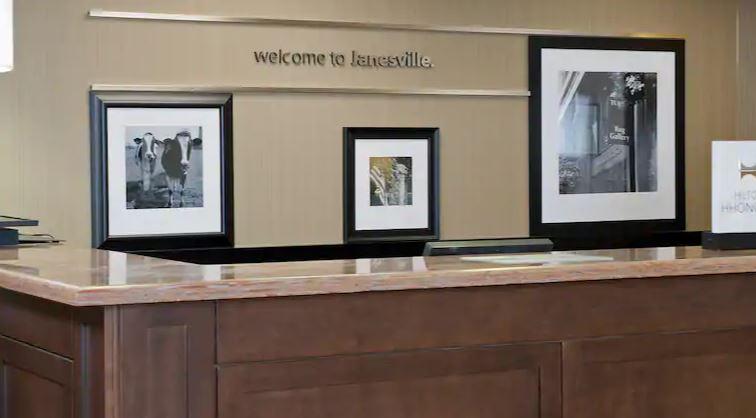 Hampton Inn Janesville Eksteriør bilde
